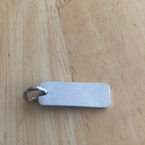 New York silver tone charm. Put on keychain bag charm necklace etc. - Picture 3 of 3